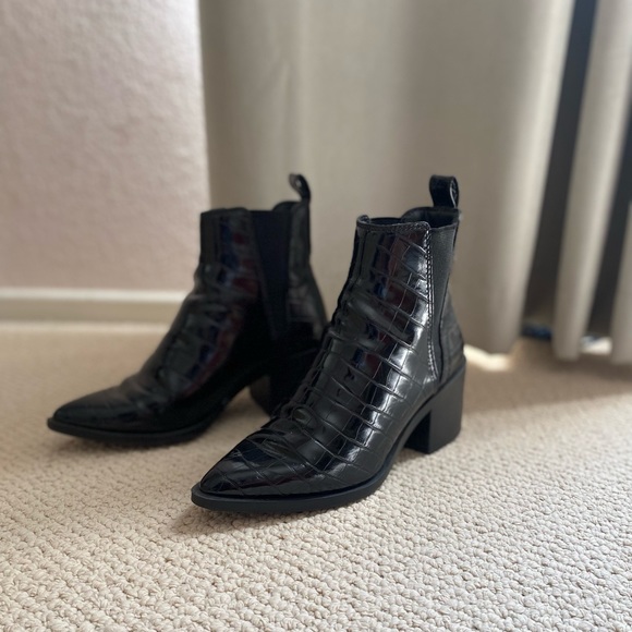 Steve Madden Shoes - Steve Madden booties, size 6